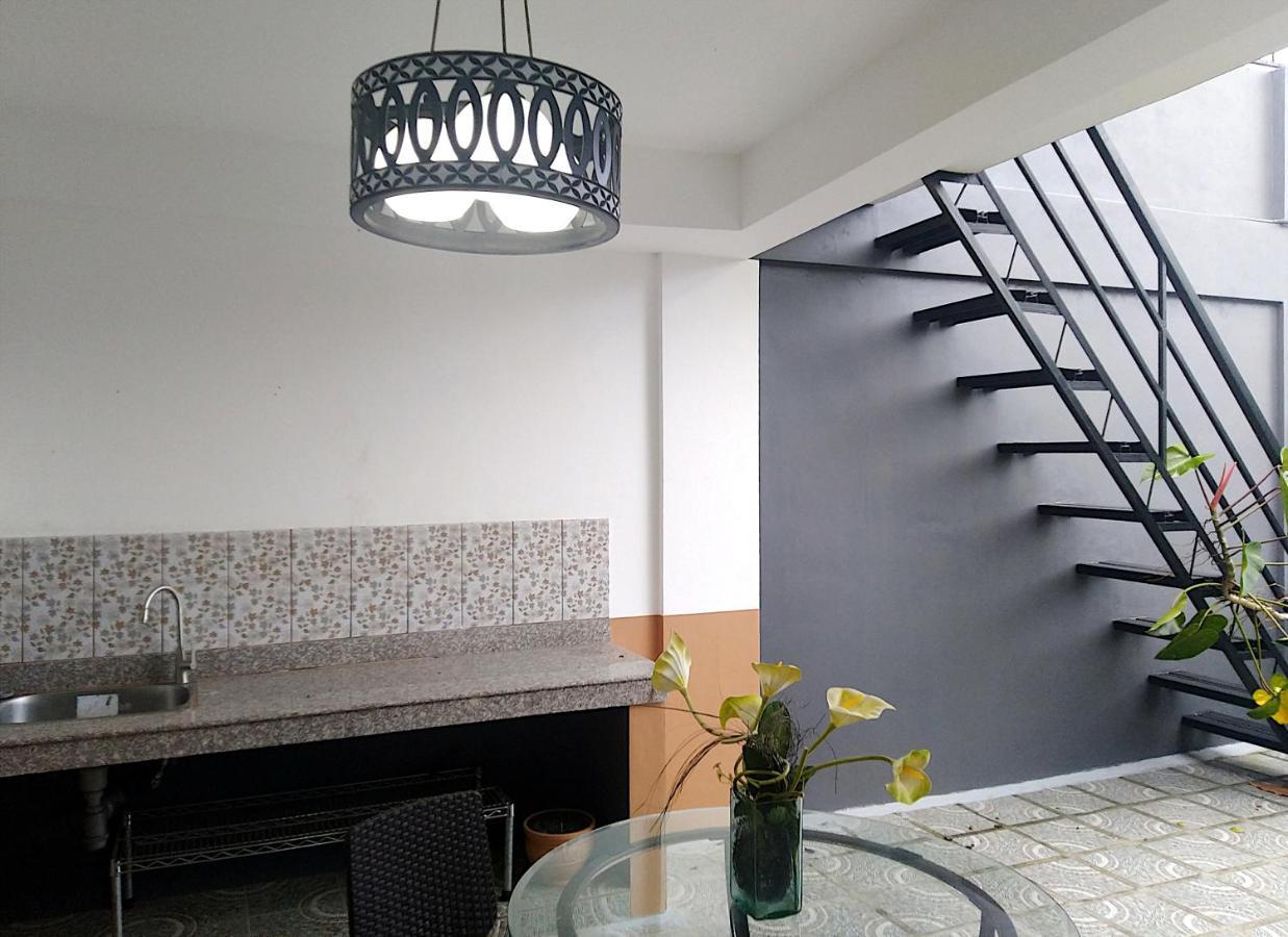 Jil'S Apartelle Tagaytay City Exteriör bild